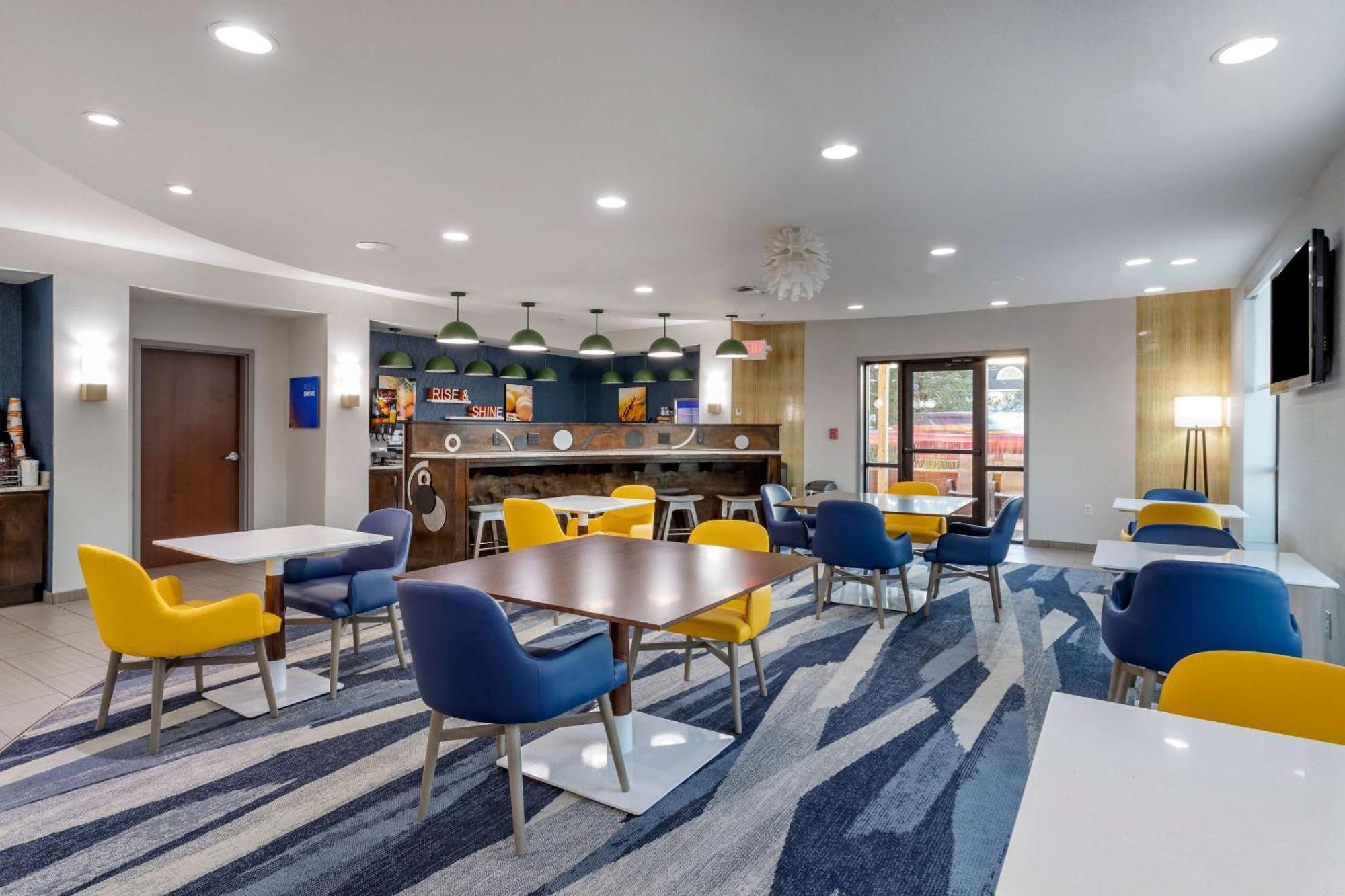 Comfort Suites נאצ'יטוצ'ס מראה חיצוני תמונה